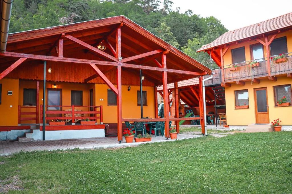 Casa 51 Hotel Прайд Екстериор снимка